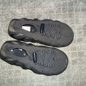 Yeezy Kids Sneakers in Charcoal